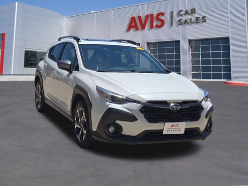 Used 2025 Subaru Crosstrek 2.5i Premium AWD/4WD image 9