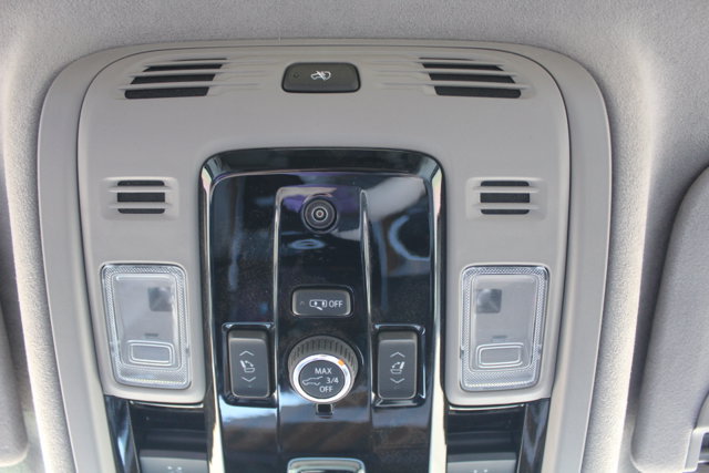 Used 2025 Cadillac Escalade Sport Platinum w/ LPO, ONYX Package AWD/4WD image 36