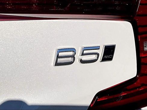 Certified 2024 Volvo S60 B5 Ultimate image 9
