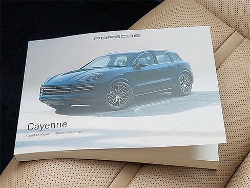 Used 2024 Porsche Cayenne image 31