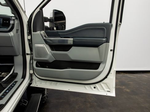 Used 2024 Ford F250 Limited w/ FX4 Off-Road Package AWD/4WD image 35