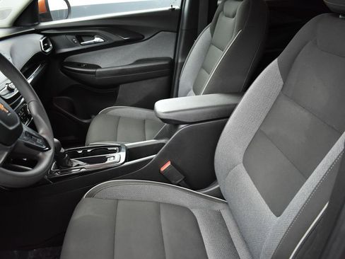 Used 2022 Chevrolet TrailBlazer LT w/ LPO, Blackout Package image 11