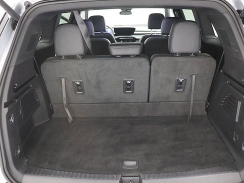 Used 2025 Buick Enclave Preferred image 28