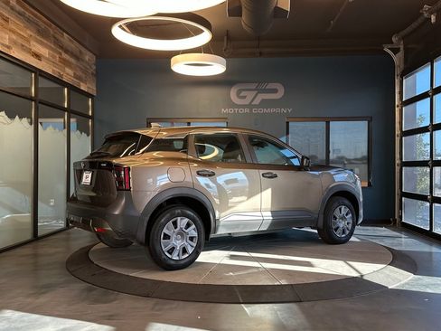 Used 2025 Nissan Kicks S FWD image 3
