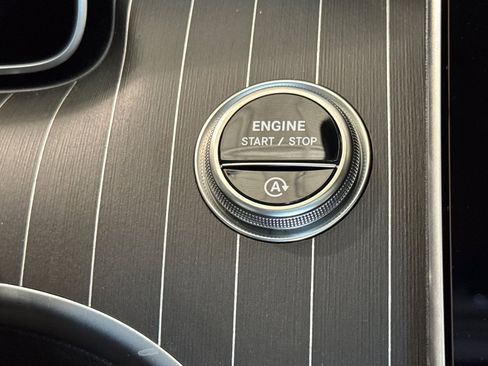 New 2025 Mercedes-Benz C 300 4MATIC Sedan image 27