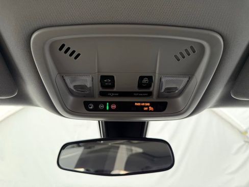 Used 2022 Chevrolet Malibu LT image 36