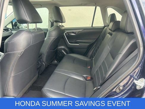 Used 2020 Toyota RAV4 XLE Premium FWD image 9