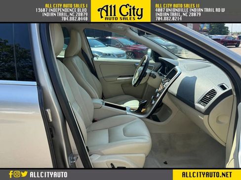 Used 2015 Volvo XC60 T5 Premier w/ Proximity Package FWD image 12