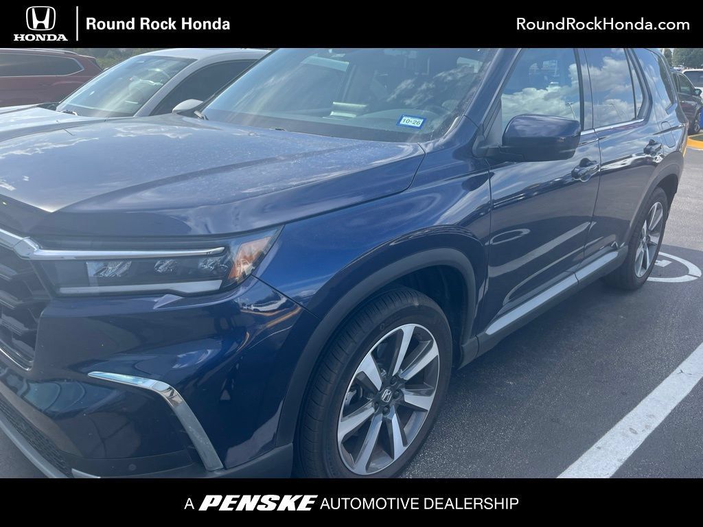 Used 2023 Honda Pilot Touring image 1