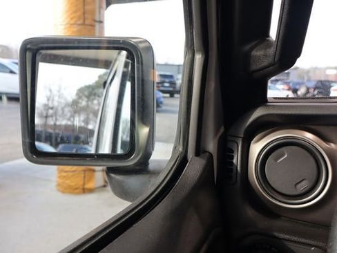 Used 2020 Jeep Gladiator Sport image 34