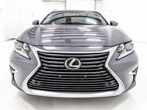 Used 2018 Lexus ES 350 w/ Premier Package FWD image 10