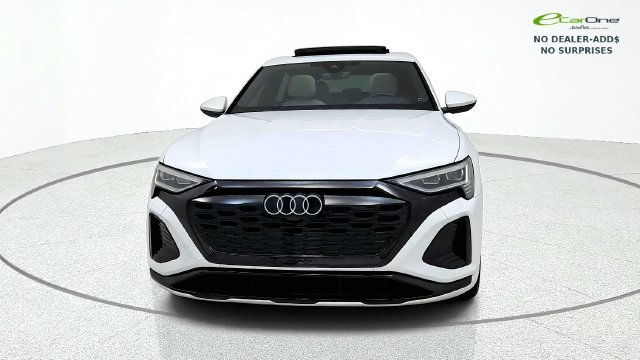 Used 2024 Audi Q8 e-tron Premium AWD/4WD image 2