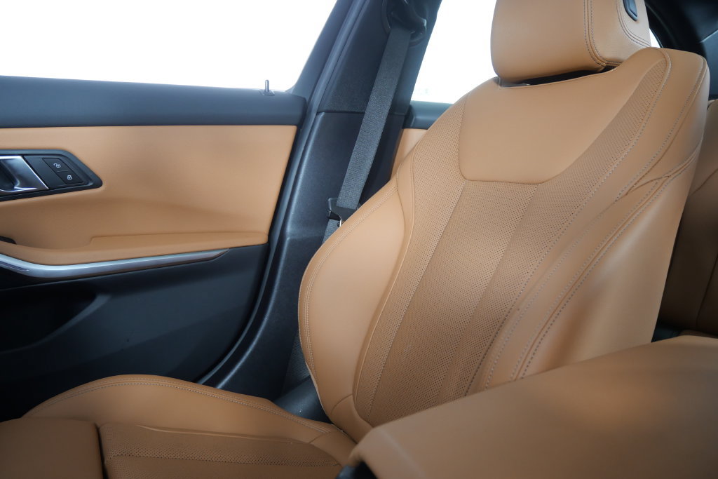 Certified 2026 BMW 330i Sedan RWD image 24
