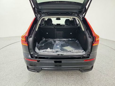 New 2026 Volvo XC60 B5 Ultra w/ Climate Package image 19