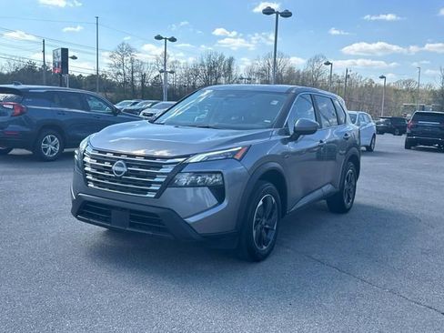 Used 2025 Nissan Rogue SV image 8