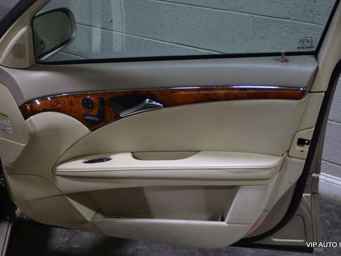 Used 2004 Mercedes-Benz E 320 Sedan image 8