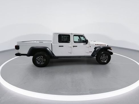 Used 2025 Jeep Gladiator Mojave image 9