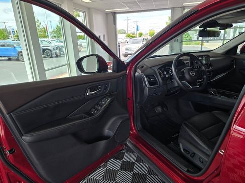 Used 2023 Nissan Rogue SL w/ SL Premium Package AWD/4WD image 17
