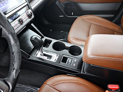 Used 2017 Subaru Outback 3.6R Touring image 15