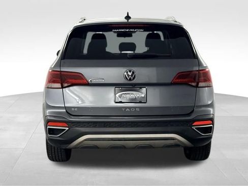 Used 2022 Volkswagen Taos SE FWD image 8