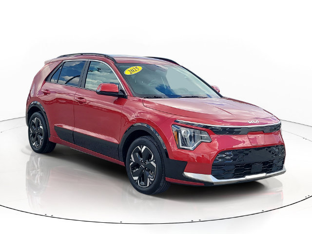 Used 2025 Kia Niro Wind w/ Wind Preserve Package FWD image 3