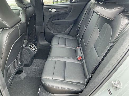 New 2026 Volvo XC40 B5 Plus w/ Climate Package AWD/4WD image 13