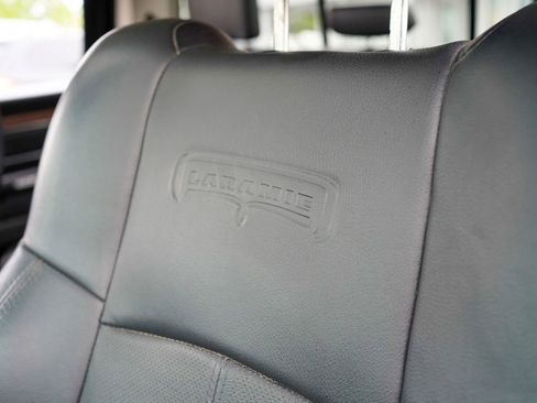 Used 2018 RAM 1500 Laramie w/ Convenience Group AWD/4WD image 26