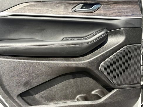 New 2026 Jeep Grand Cherokee Altitude RWD image 12