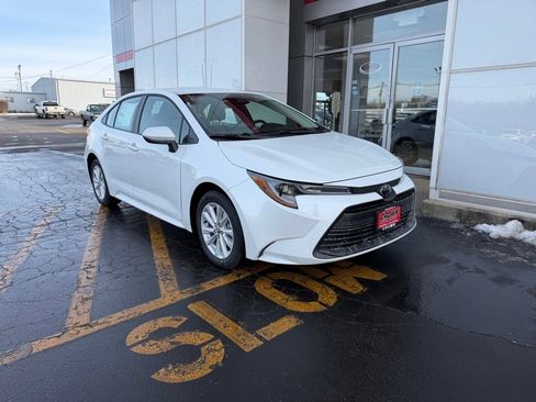 New 2026 Toyota Corolla LE image 3