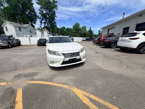 Used 2014 Lexus ES 350 w/ Luxury Package FWD image 30