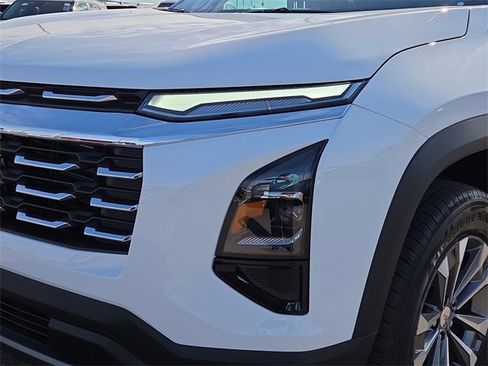 New 2026 Chevrolet Equinox LT w/ Convenience Package II image 9