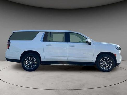 Used 2021 Chevrolet Suburban LT AWD/4WD image 4