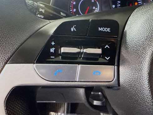 Used 2021 Hyundai Elantra SEL image 14