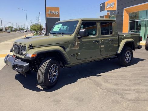 New 2025 Jeep Gladiator Sport image 5