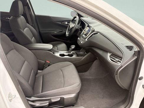 Used 2025 Chevrolet Malibu LT FWD image 22