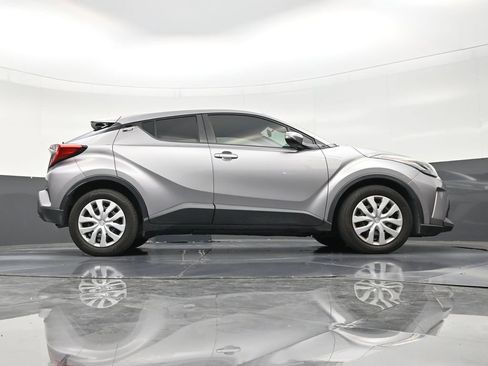 Used 2020 Toyota C-HR LE FWD image 25