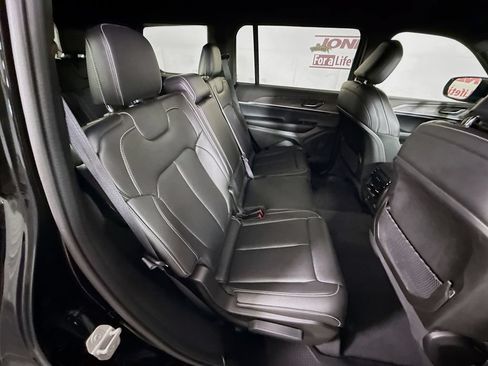 Used 2024 Jeep Grand Cherokee L Limited AWD/4WD image 33