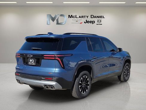 Used 2024 Chevrolet Traverse Z71 image 5