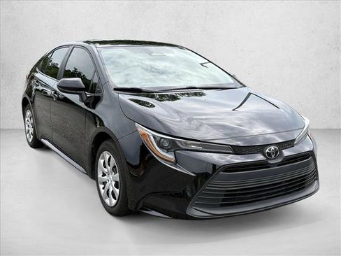 Used 2024 Toyota Corolla LE FWD image 3