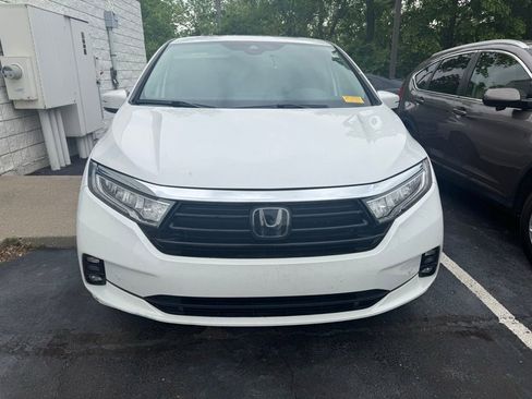 Used 2024 Honda Odyssey Touring image 2