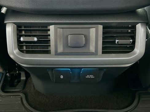 Used 2022 Ford F150 Lariat AWD/4WD image 12