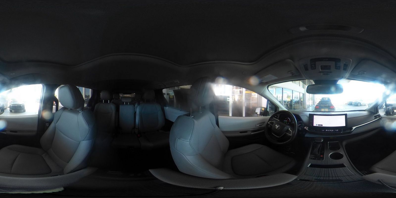 Used 2025 Toyota Sienna XLE FWD image 44