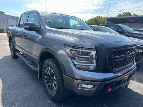 Used 2020 Nissan Titan PRO-4X w/ Pro-4x Convenience Package AWD/4WD image 7