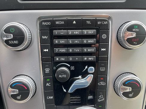 Used 2017 Volvo V60 T5 Cross Country w/ Climate Package image 31