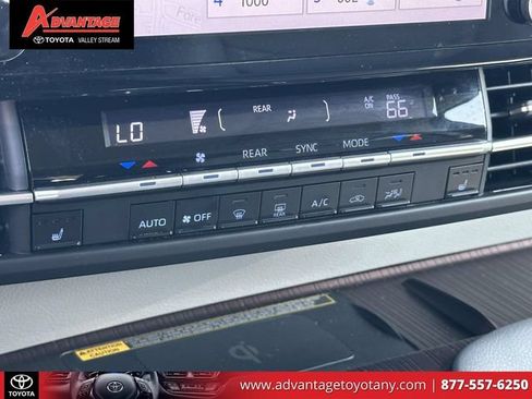 Certified 2022 Toyota Sienna XLE w/ XLE Plus Package FWD image 34