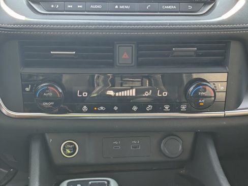 Used 2023 Nissan Rogue SV w/ SV Premium B Package FWD image 21