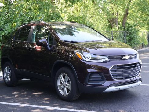 Certified 2022 Chevrolet Trax LT w/ LT Convenience Package AWD/4WD image 11