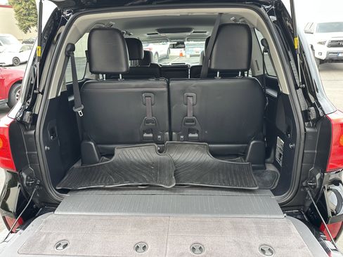 Used 2015 Toyota Land Cruiser image 21