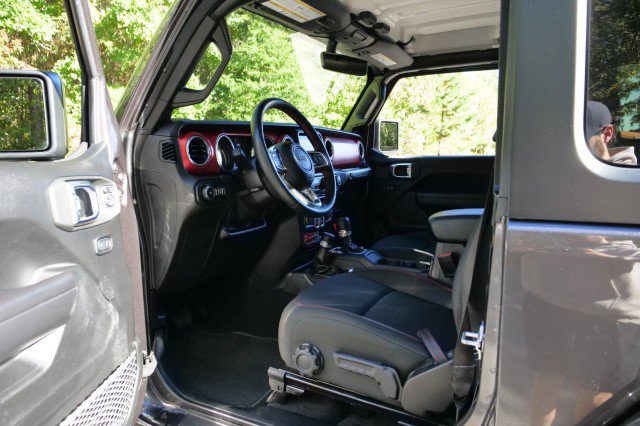 Used 2021 Jeep Wrangler Rubicon AWD/4WD image 23