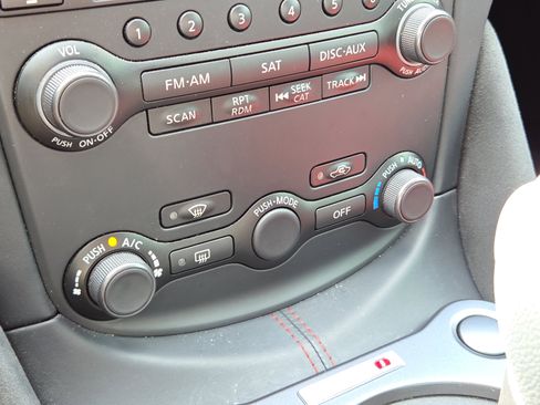 Used 2019 Nissan 370Z NISMO image 26